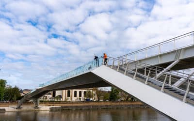 VALO’Propreté nettoie les vitres de la Passerelle de l’Europe à Thionville