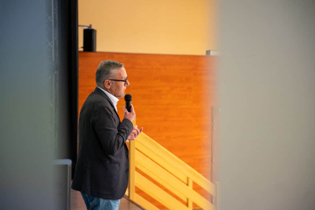 Philippe Lerouvillois, PDG du groupe VALO', faisant son discours sur la Charte et présentant New Flow.