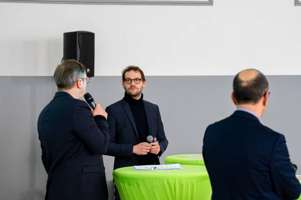 Paul Didier, directeur de projets pour VALO'Lab, animait une table ronde avec Herve Lassalas pour ArcelorMittal et Franck Maillet pour SUEZ. 